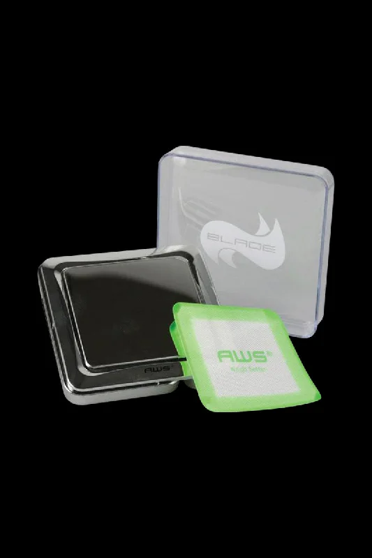 - Remote interactive pet feederAWS Blade Scale with Silicone Mat