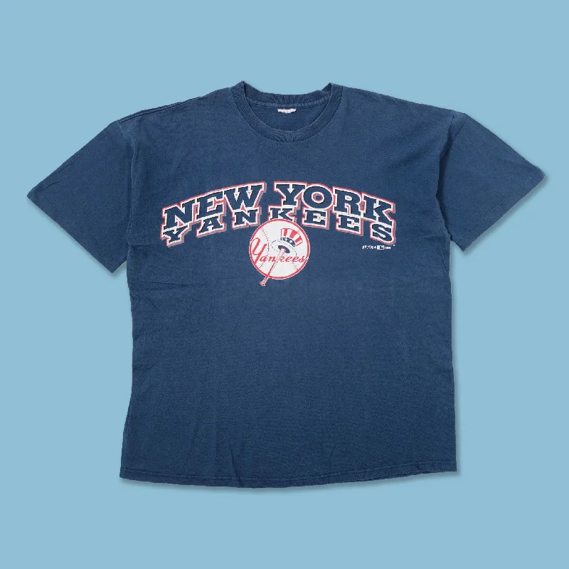 ---Vintage 1998 New York Yankees T-Shirt Large