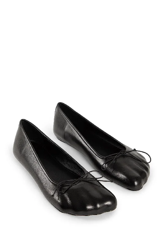 BALENCIAGA WOMAN BLACK FLATS